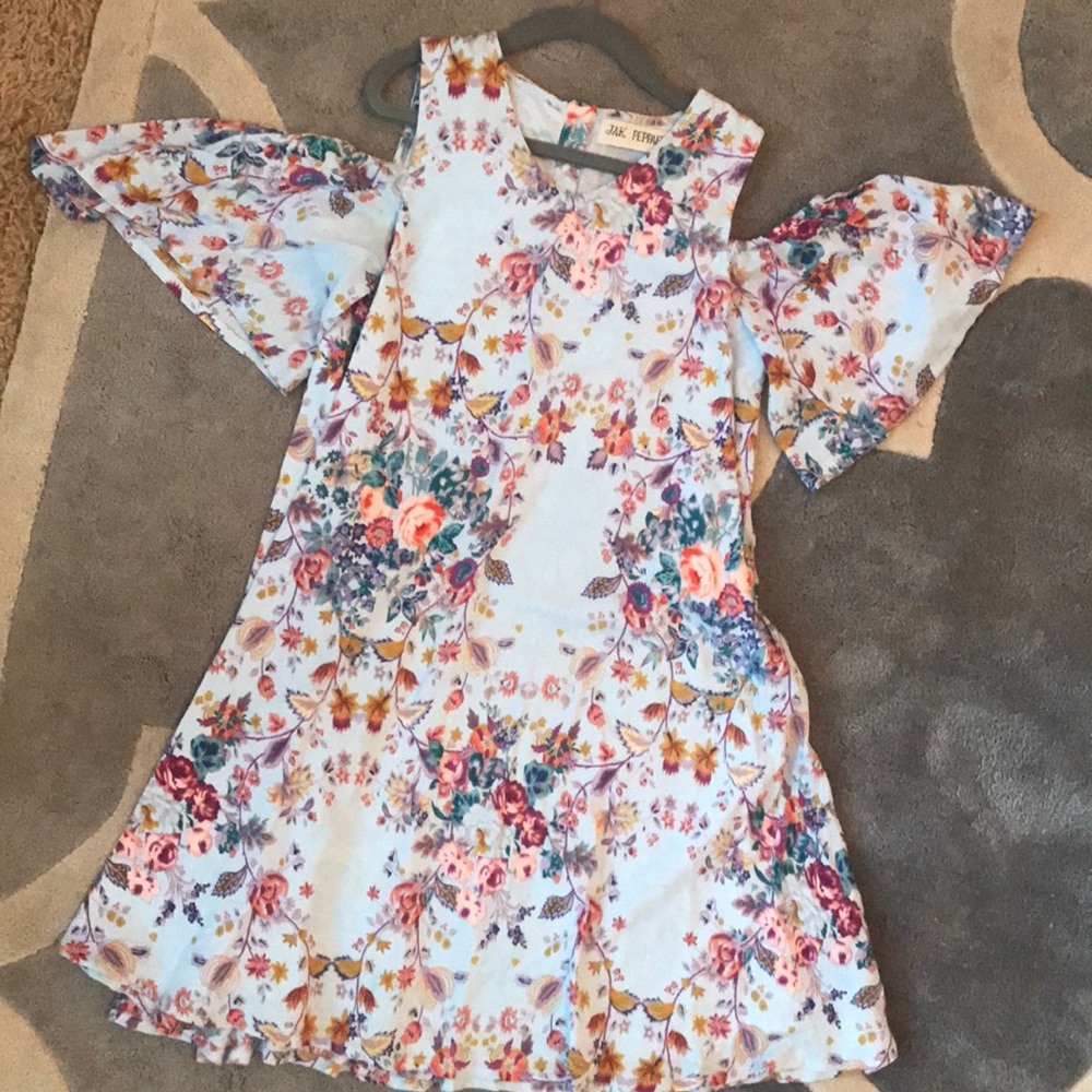 Jak and peppar floral cold shoulder dress